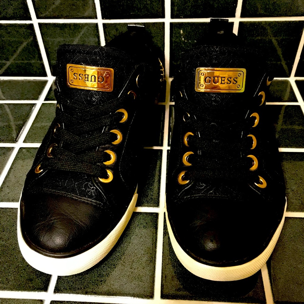 Guess fashion sneakers 8.5 black/white/gold trim